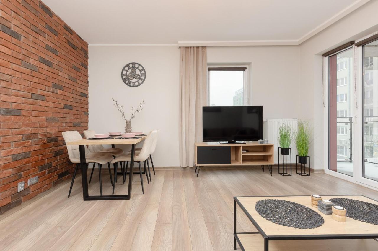Modern One Bedroom Apartment With Parking In Lodz By Renters Prestige Екстер'єр фото